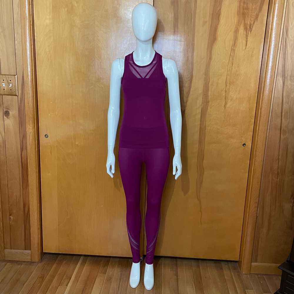 Victoria’s Secret Sports Bra - Medium Knockout Leggings - Small Tank - XS Set